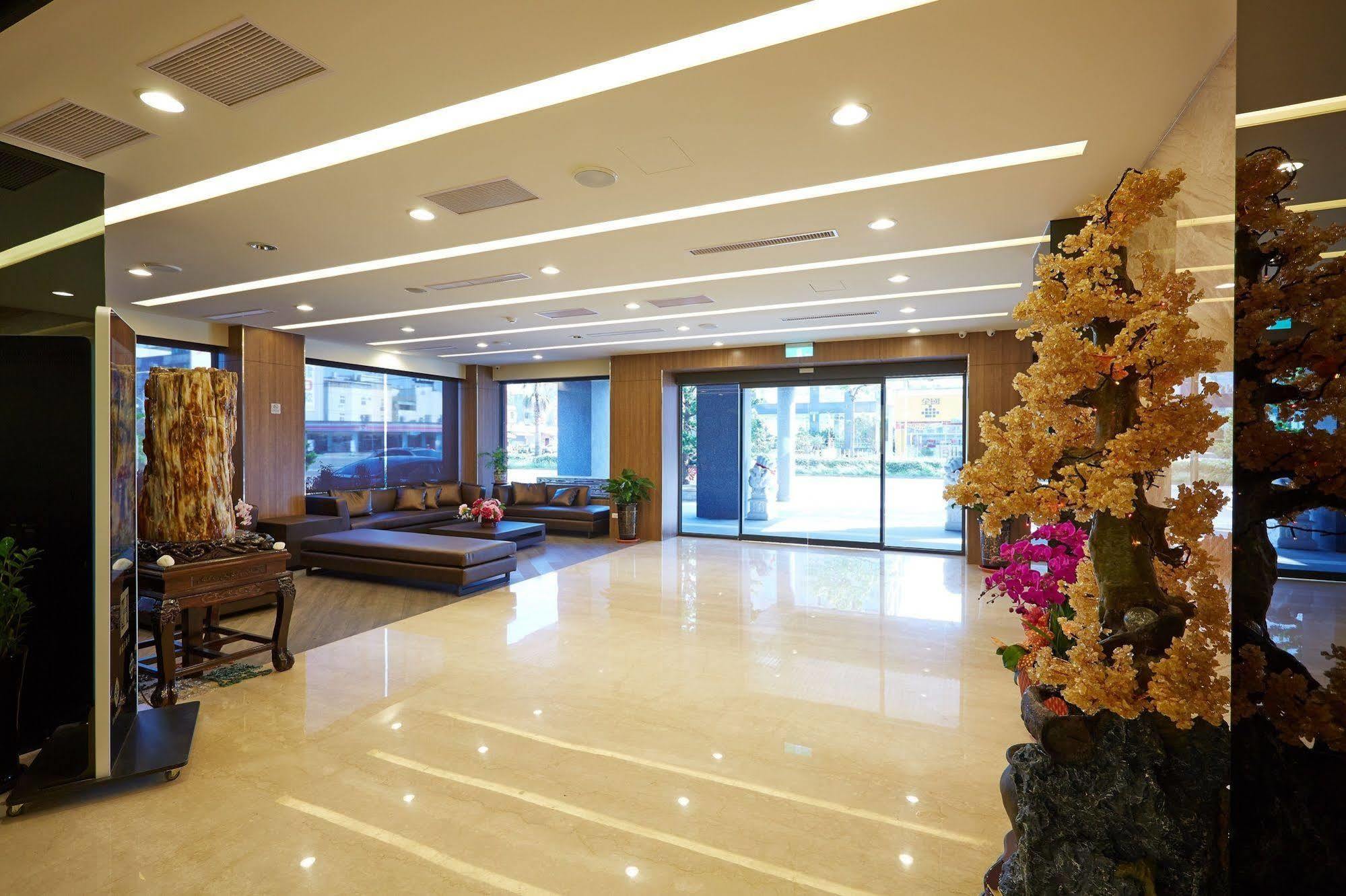 Hunt Champion Hotel Taichung Exterior photo